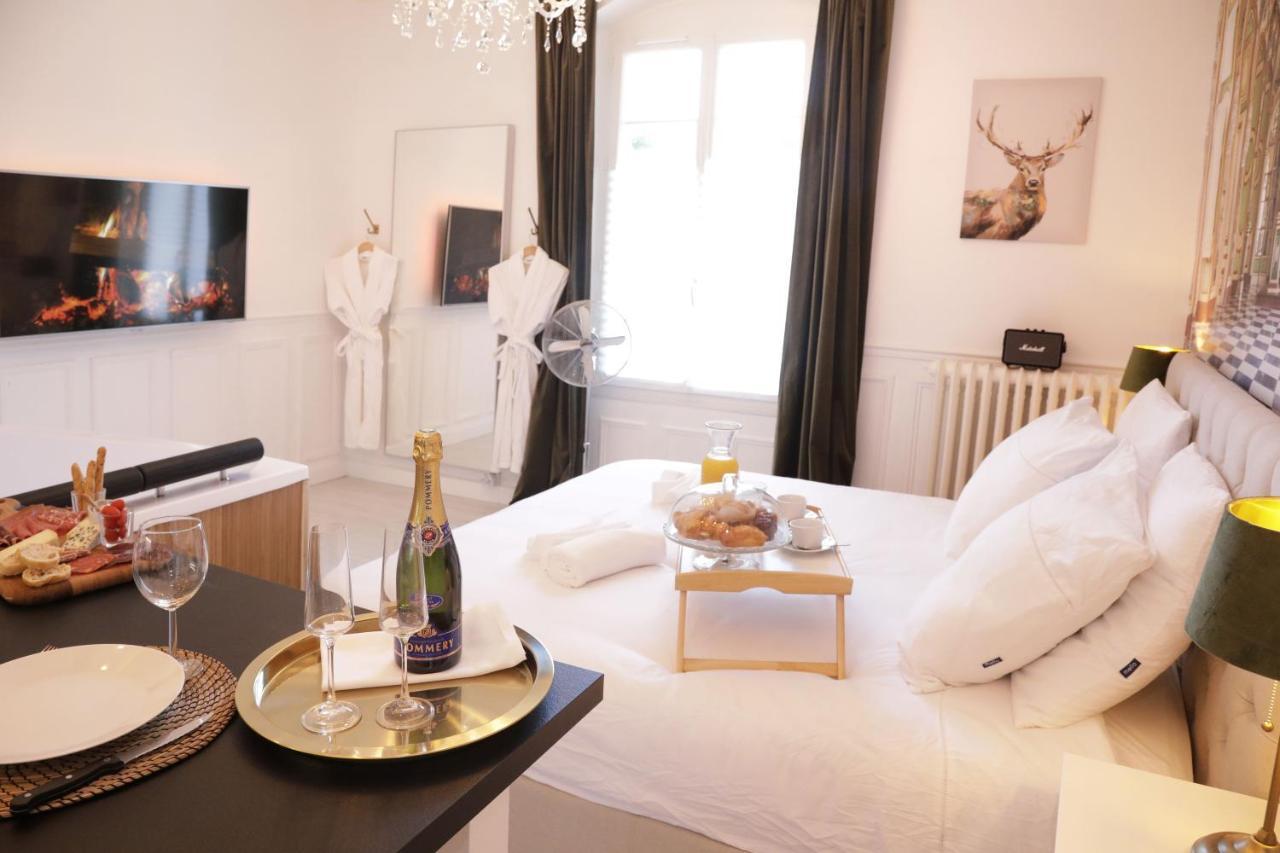 La Marquise - Cosy Flat - Jacuzzi - Senlis Senlis (Oise) Exterior foto